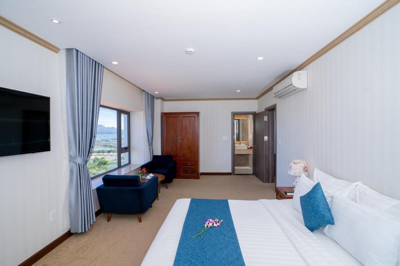 Navy Hotel Cam Ranh Extérieur photo